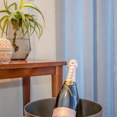 Liiiving In Porto - Dragao Pool View Apartments Apartamento Oporto