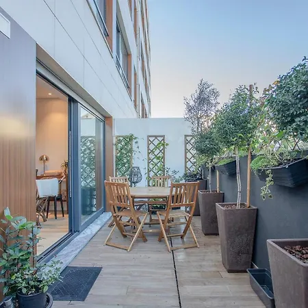 Liiiving In Porto - Dragao Pool View Apartments * Oporto